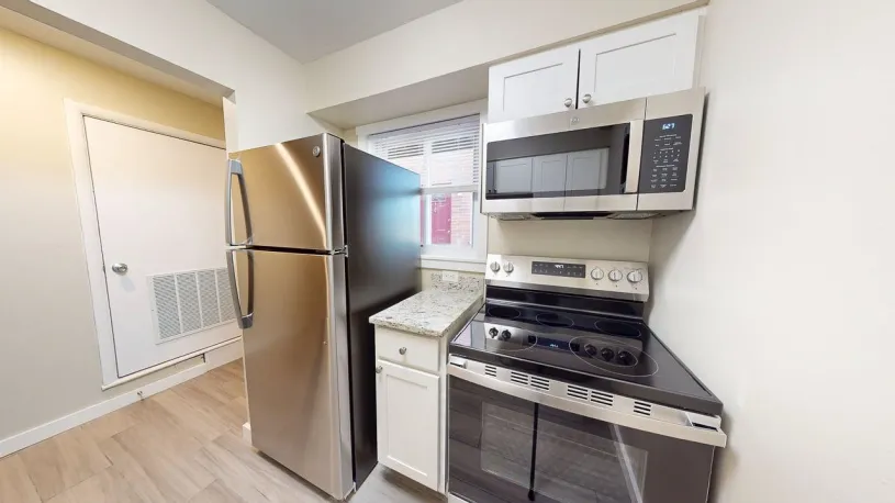 154 E Norwich Ave Apt A ~ Renovated 