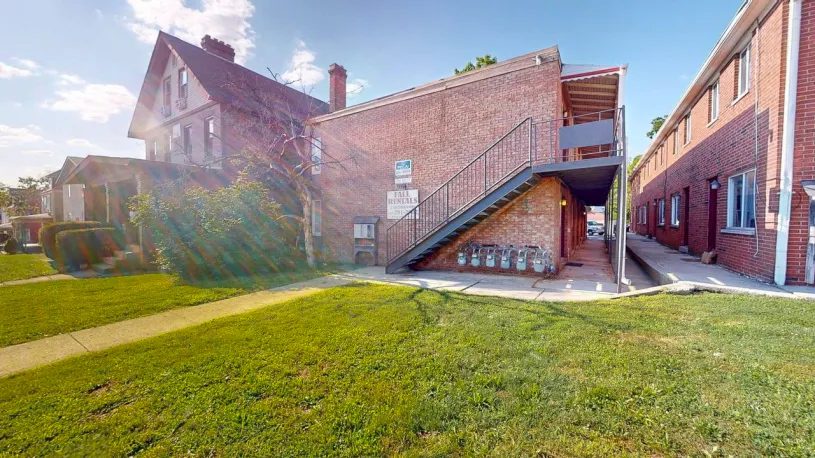 154 E Norwich Ave Apt A ~ Renovated 