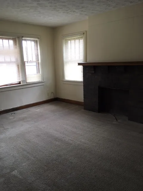 159-165 W Northwood Ave 1BR