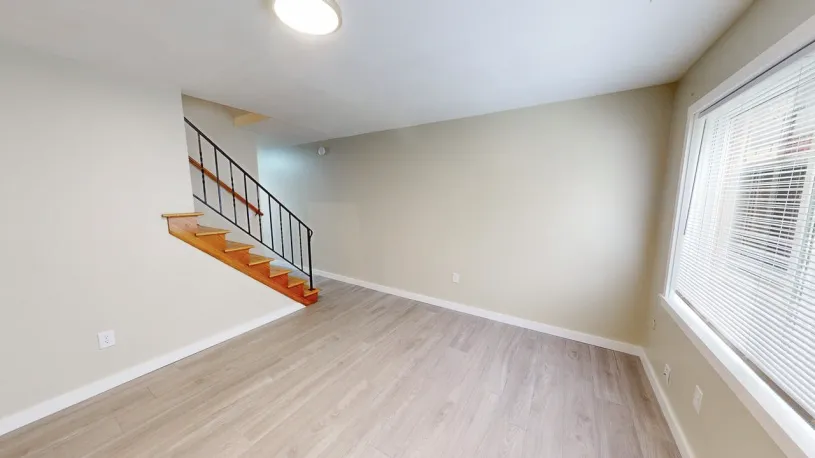 160 E Norwich Ave Apt 5