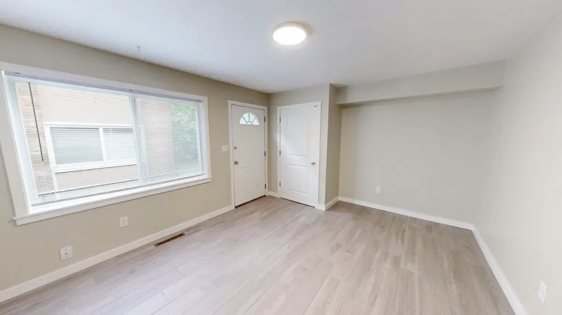 160 E Norwich Ave Apt 5
