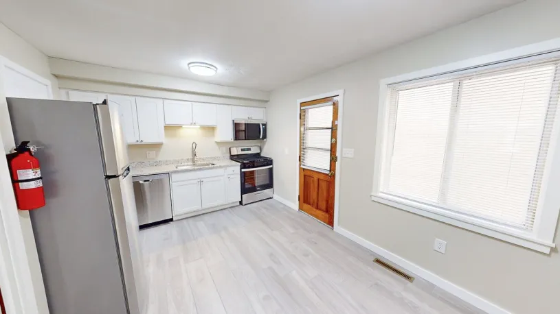 160 E Norwich Ave Apt 5
