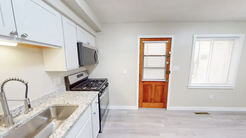 160 E Norwich Ave Apt 5