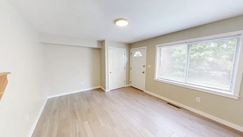 160 E Norwich Ave Apt 6