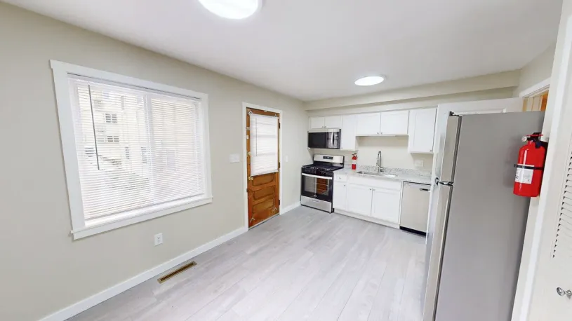 160 E Norwich Ave Apt 6