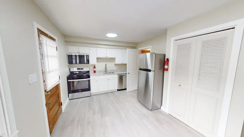 160 E Norwich Ave Apt 6