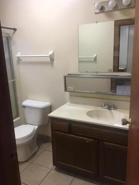 163 1/2 W Northwood Ave 