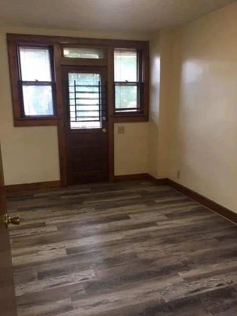 165 1/2 W Northwood Ave 1BR