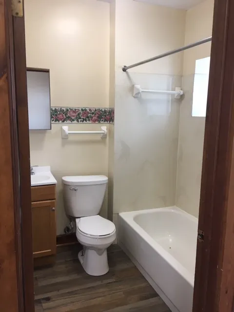 165 1/2 W. Northwood Ave - Remodeled Unit