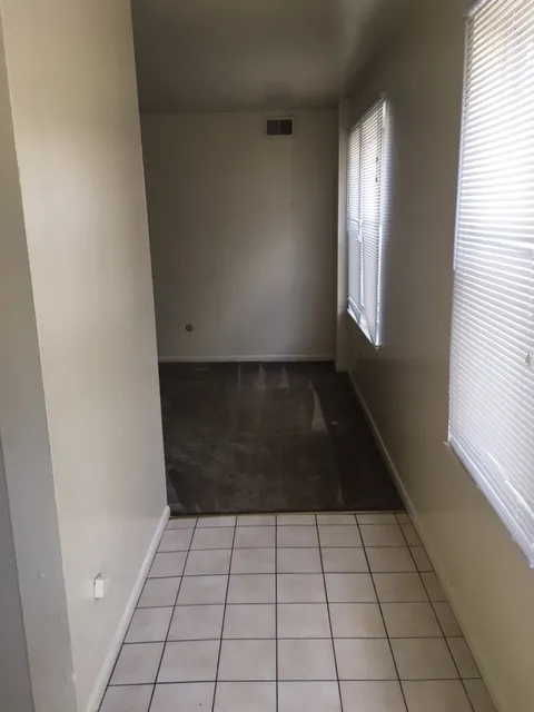 180-188 W Patterson Ave 1BR