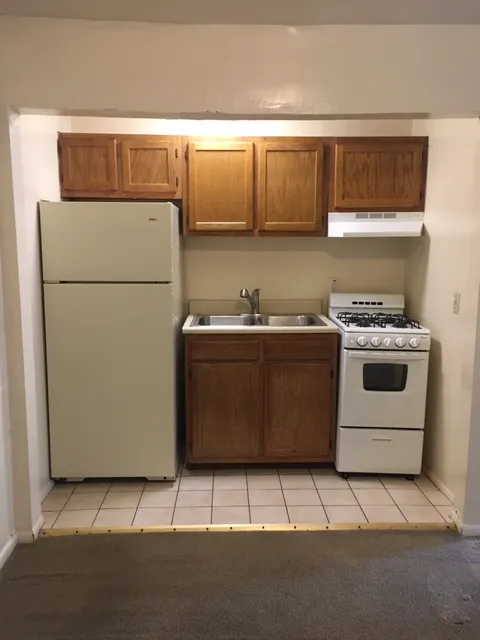 180-188 W Patterson Ave 1BR