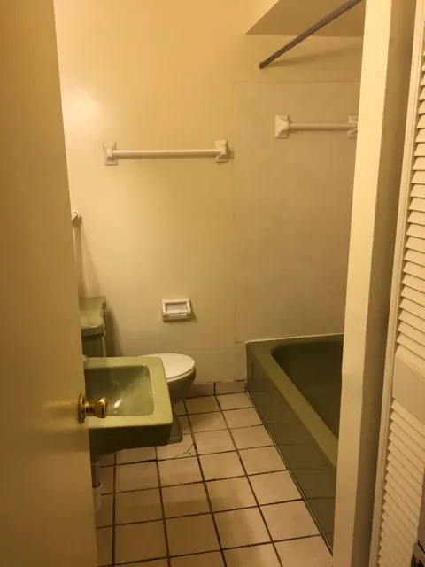 180-188 W Patterson Ave 1BR