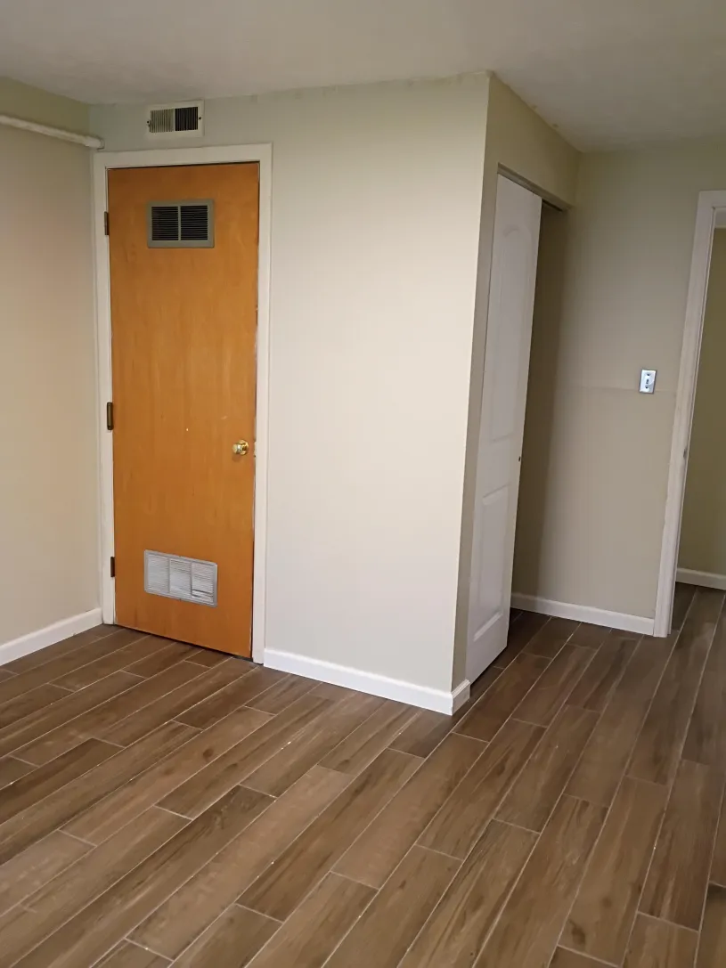 30 E Lane Ave Apt 103 ~ Renovated 3 bedroom 
