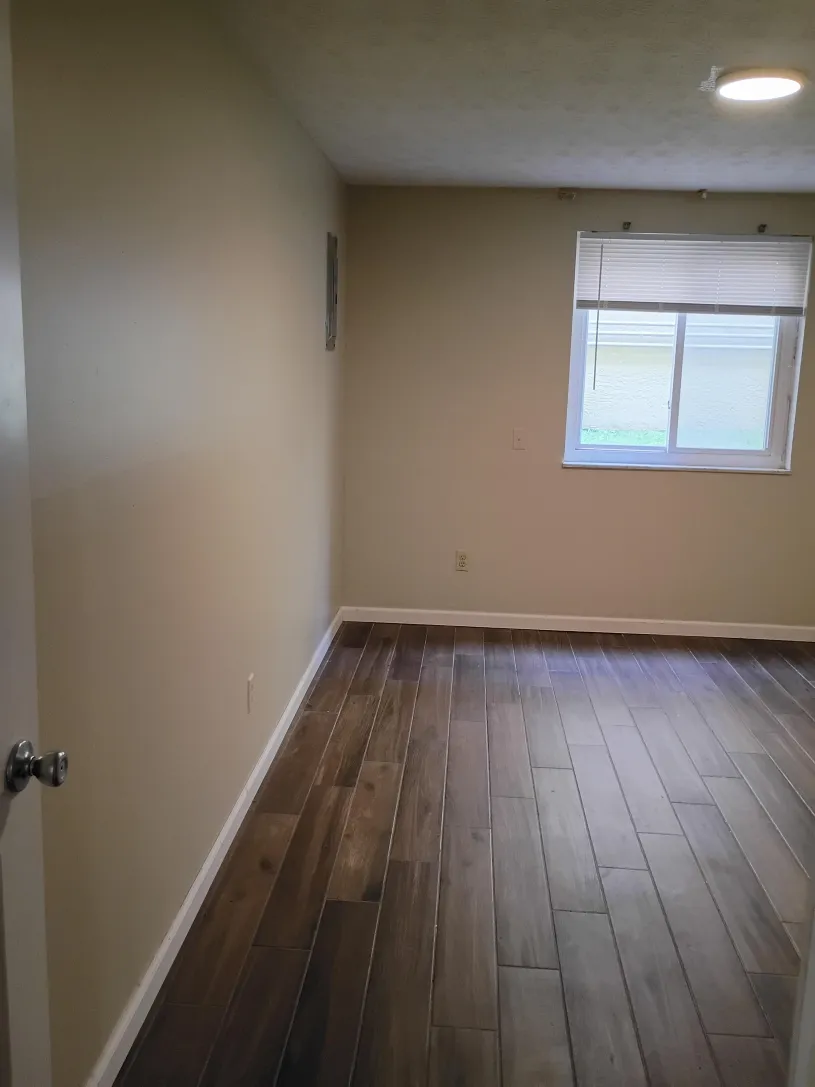 30 E Lane Ave Apt 103 ~ Renovated 3 bedroom 