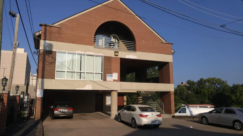 275 W Norwich Ave