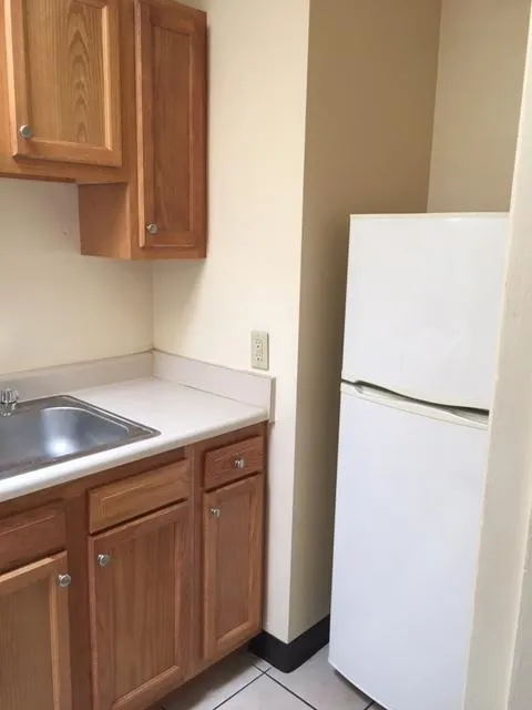 2201 N High St Apt C