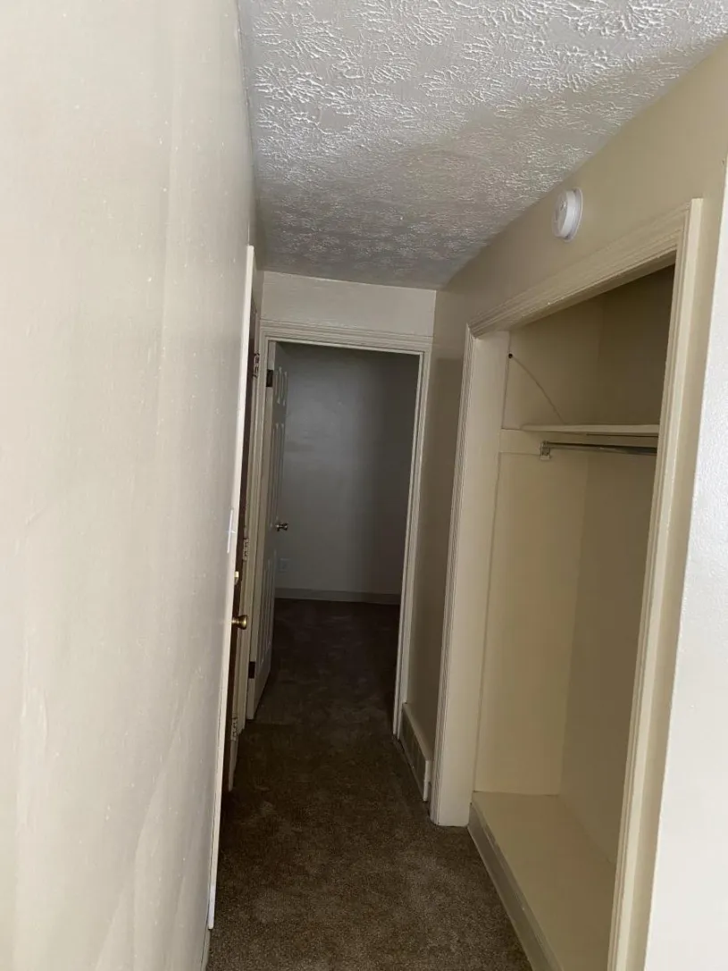 2201 N High St Apt E