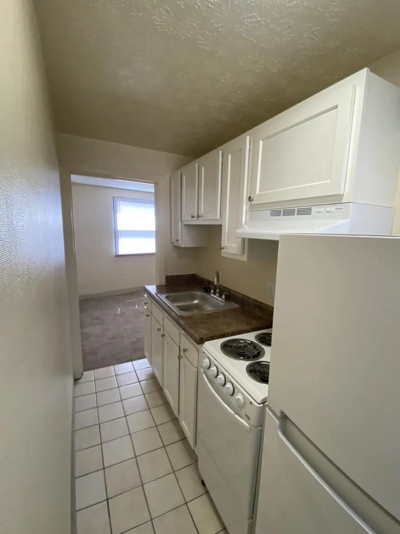 2201 N High St Apt E