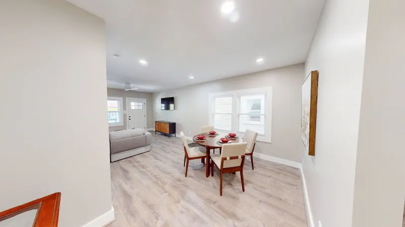 2247-2249 Neil Ave