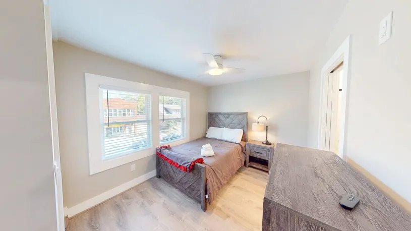 2247-2249 Neil Ave