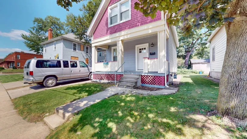 2256 Neil Ave