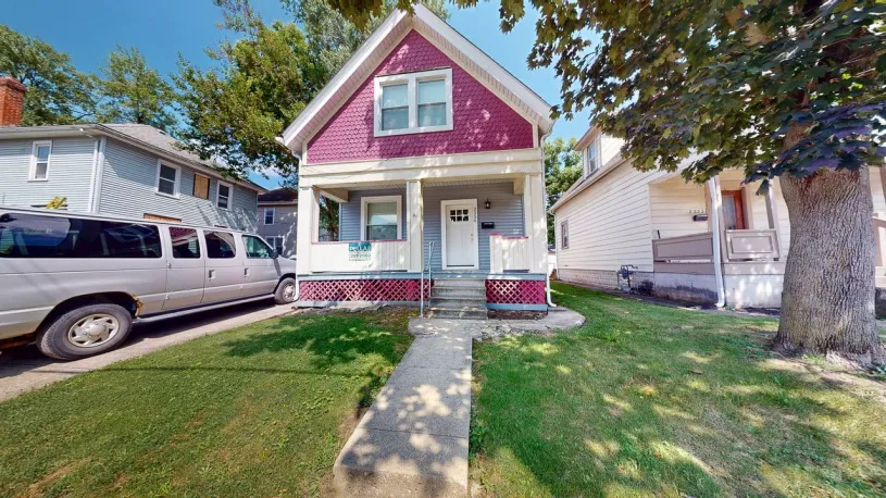 2256 Neil Ave