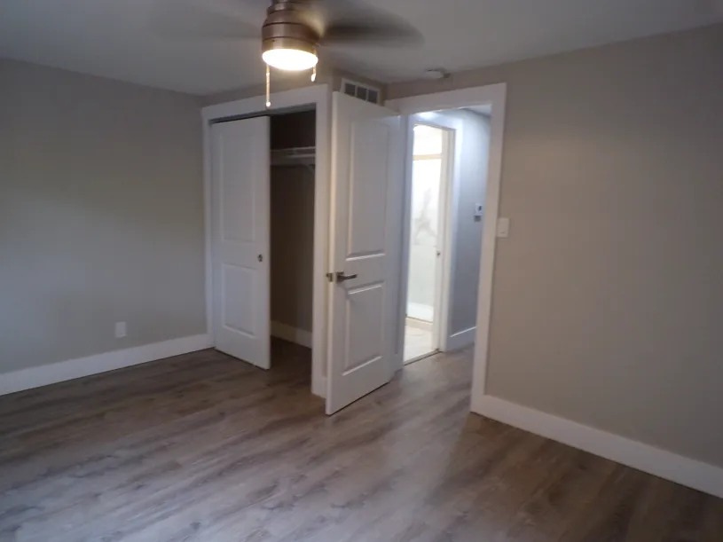245 W Norwich Ave Apt A 
