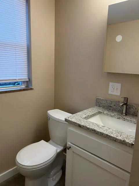 2458 N High St Apt 8