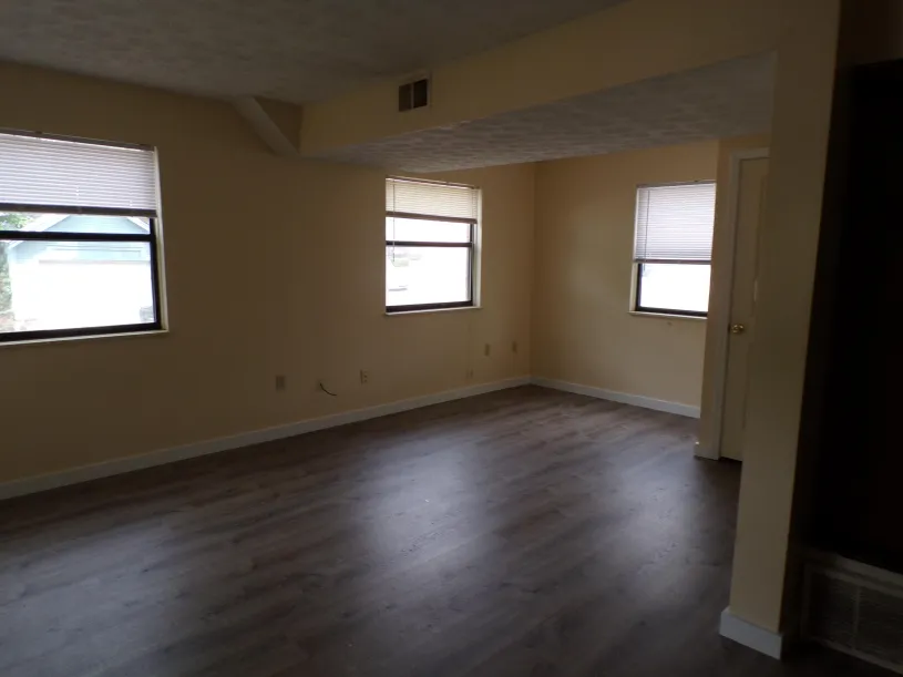 2470 N High St Apt C4
