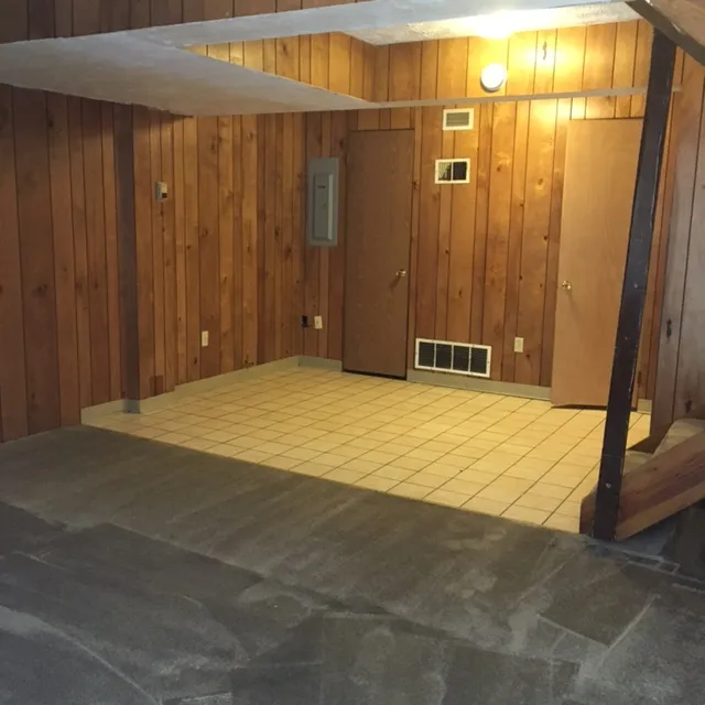 252 W Lane Ave 4BR