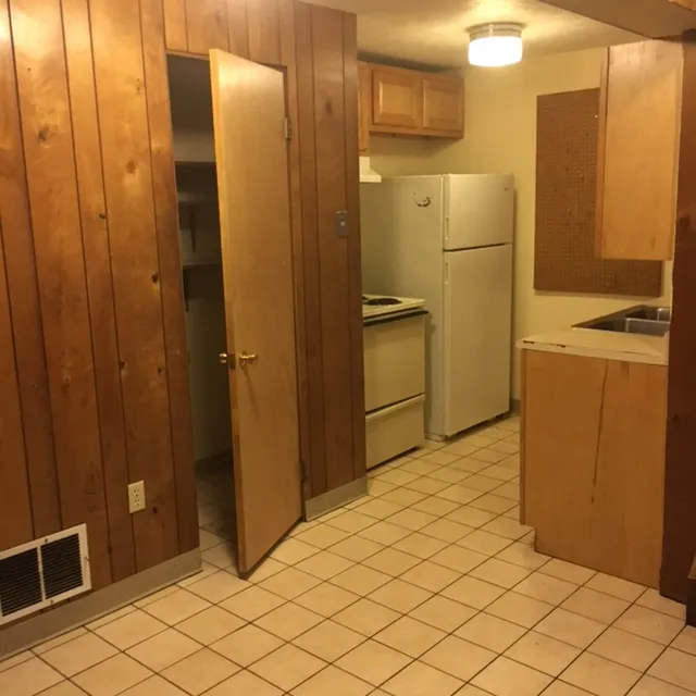 252 W Lane Ave 4BR