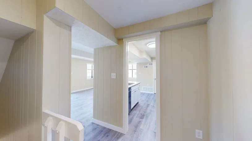250-252 W Lane Ave 3BR