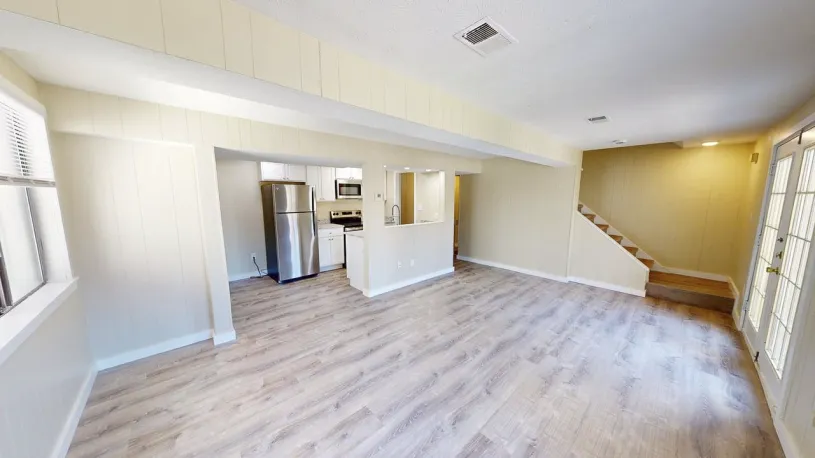 250-252 W Lane Ave 3BR