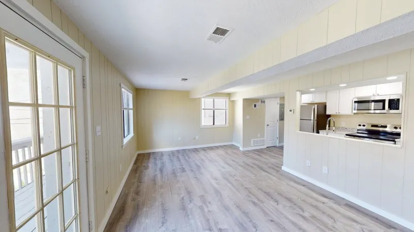 250-252 W Lane Ave 3BR