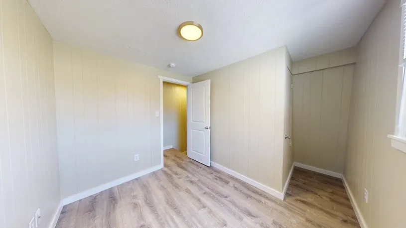 250-252 W Lane Ave 3BR