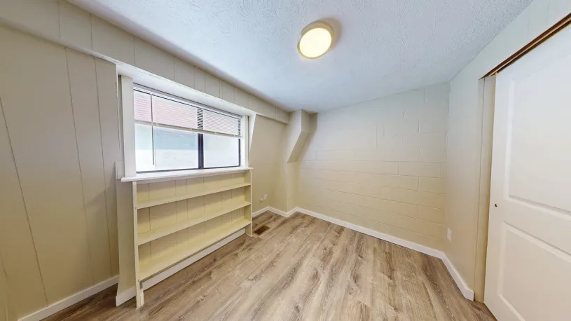 250-252 W Lane Ave 3BR