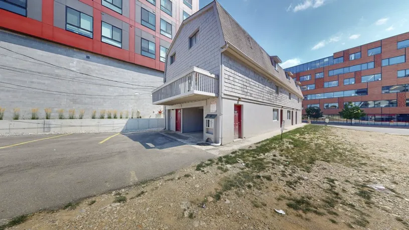 250-252 W Lane Ave 3BR
