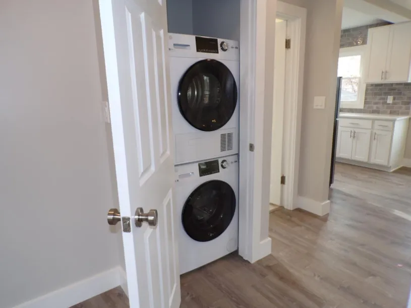 2689 1/2 Neil Ave ~ One Bedroom 