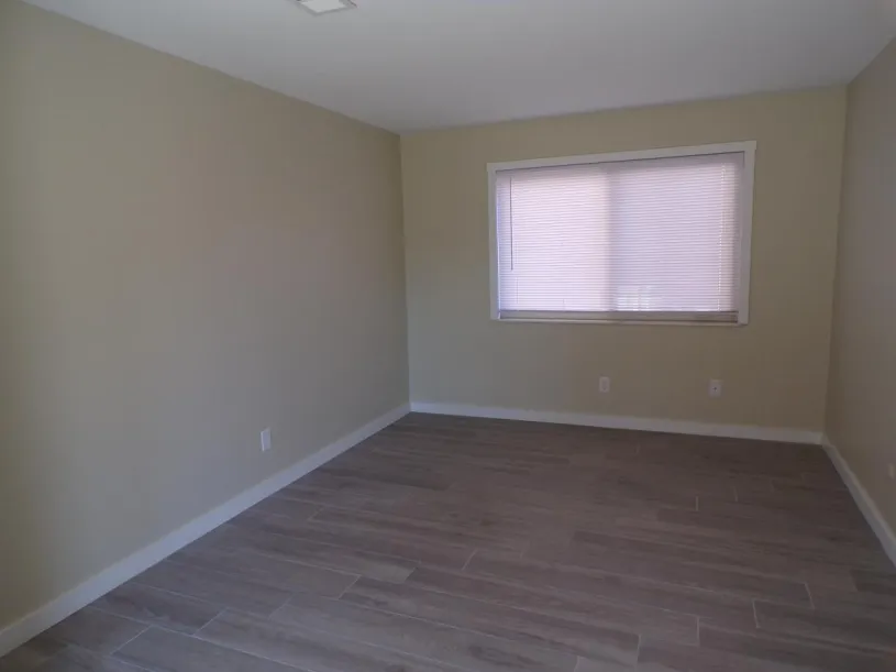 29 E Norwich Ave 1BR - Remodeled Unit C