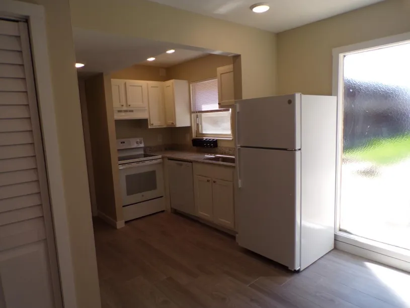 29 E Norwich Ave 1BR - Remodeled Unit C