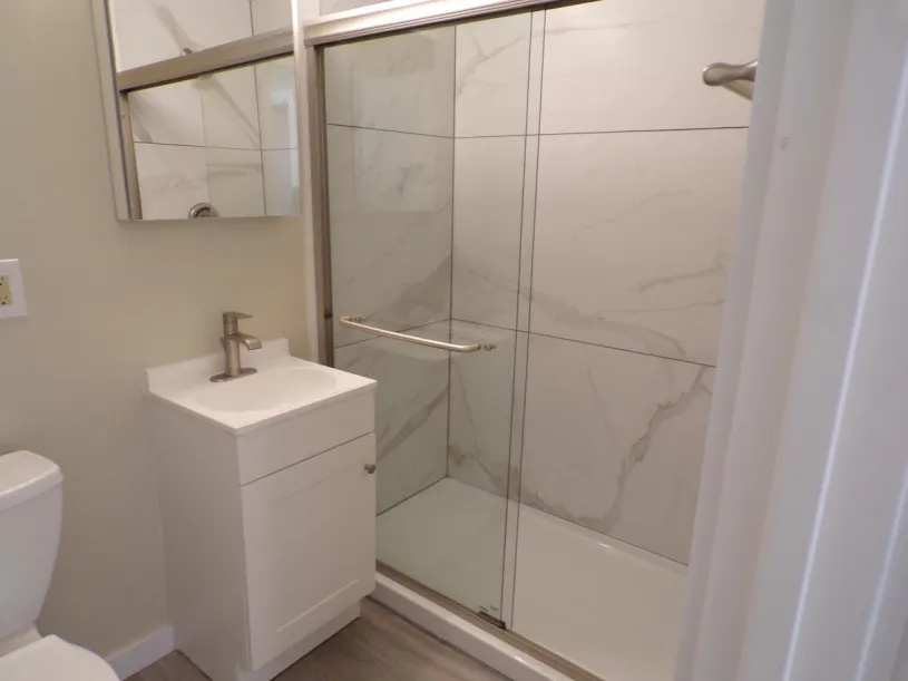 29 E Norwich Ave 1BR - Remodeled Unit C