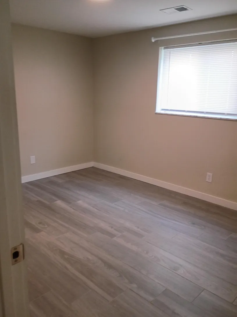 130 E Woodruff Ave Apt 1A ~ Renovated 
