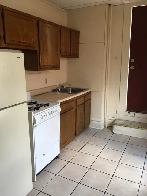 30-32 W. 10th Ave Apt C