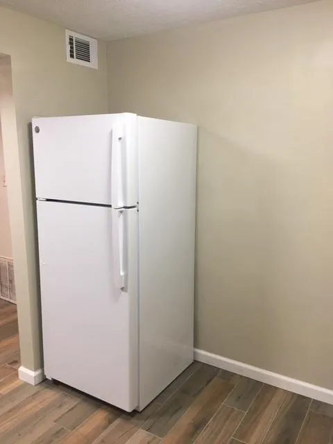 30 E Lane Ave 2BR - Renovated Unit (104 and 201)