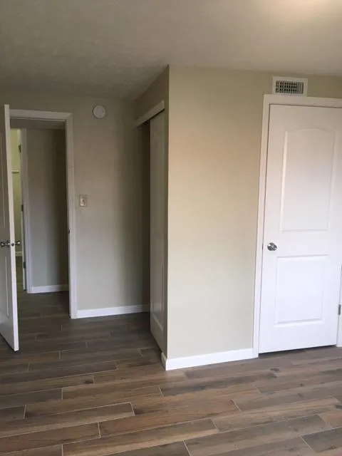 30 E Lane Ave 2BR - Renovated Unit (104 and 201)