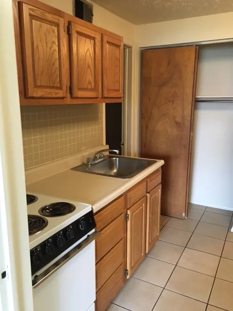 30 E. Lane Ave Apt 106A ~ Efficiency