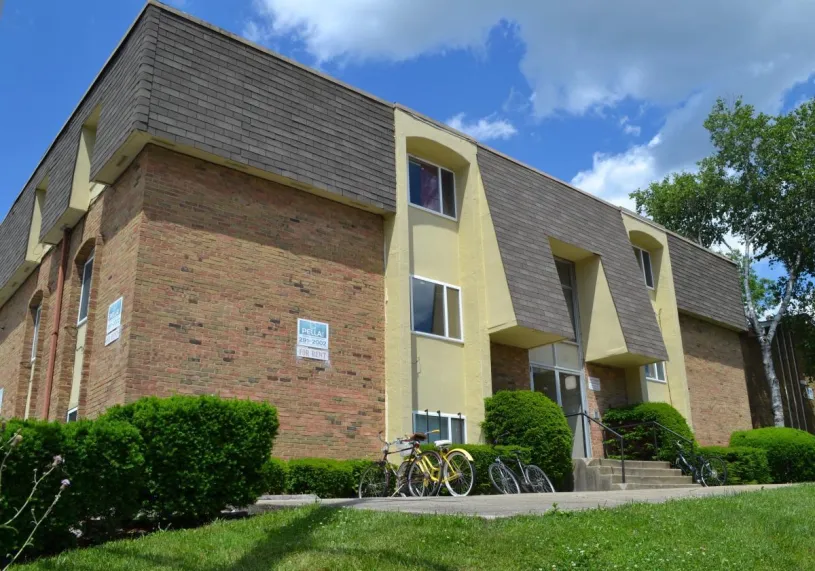 30 E Lane Ave 4 BR Apt 303 Updated