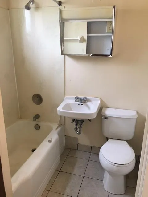 32 W 10th Ave Apt A
