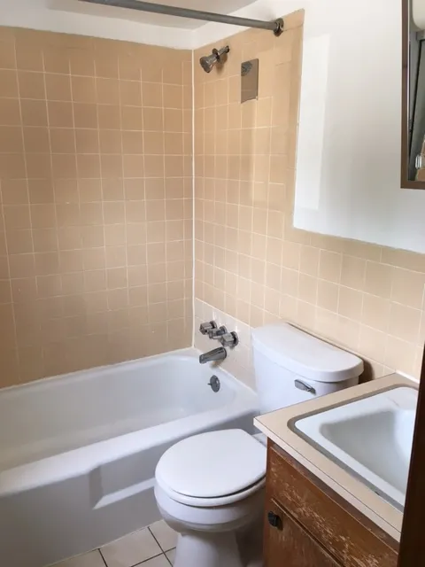 40 E Lane Ave 1BR
