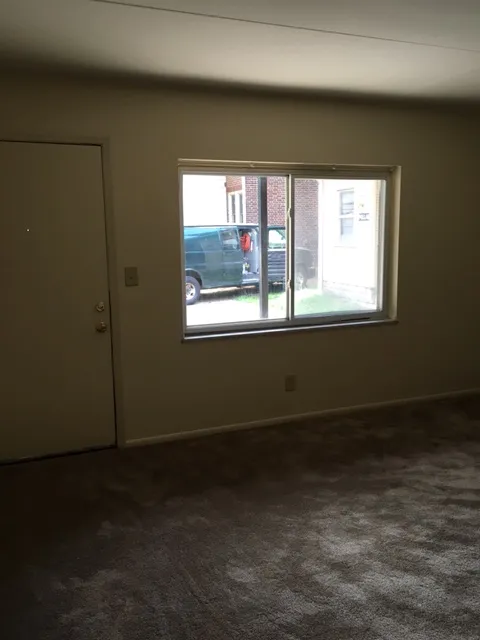 40 E Lane Ave 2BR